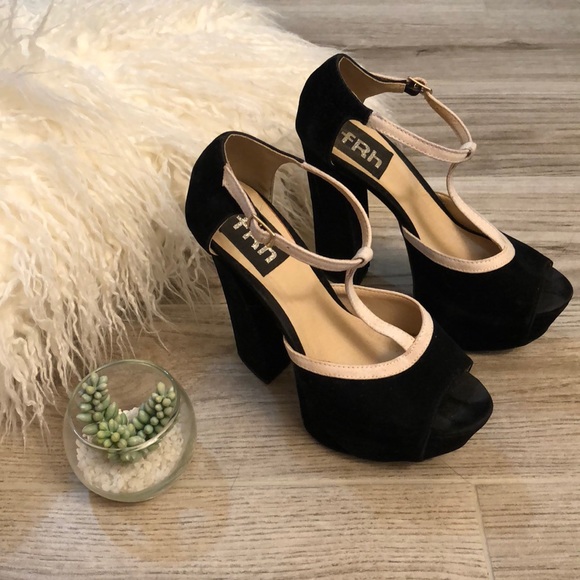 Shoes - ✨ LAST CHANCE Platform heels